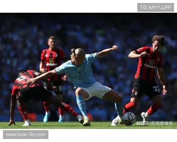 英超2025年末积分榜枪手稳定领跑曼城少赛一场紧追居次